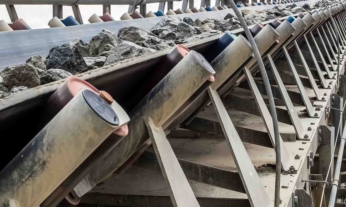 Skirting Adalah Inovasi Penting dalam Sistem Conveyor